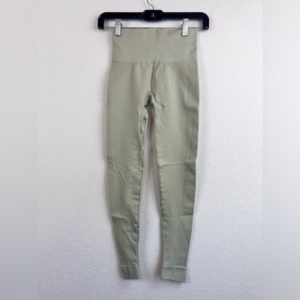 SetActive Seamless Sculpflex High Rise Leggings in Sage Green Size XS/S